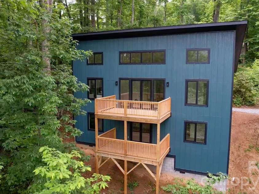 50 Sleeping Bear Ridge, Maggie Valley, NC 28751.  MLS# CAR4391689, YatesRealty ID 31590. 