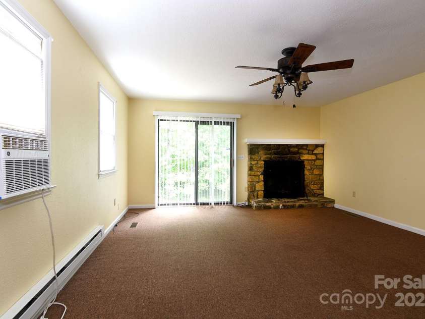 61 Riverside Villa Drive, Maggie Valley, NC 28751.  MLS# CAR4287232, YatesRealty ID 31591. 