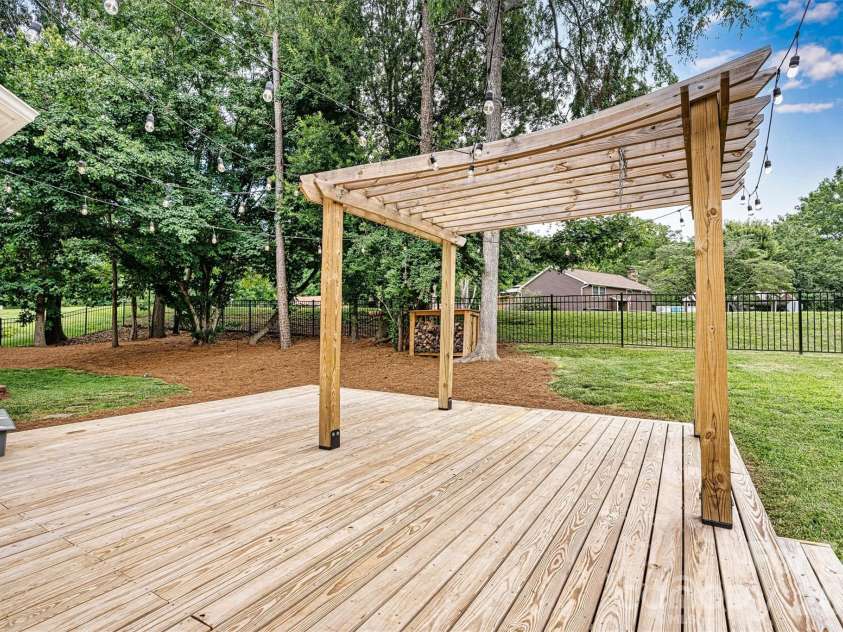 7001 Plough Drive, Mint Hill, NC 28227.  MLS# CAR4391731, YatesRealty ID 31591. 