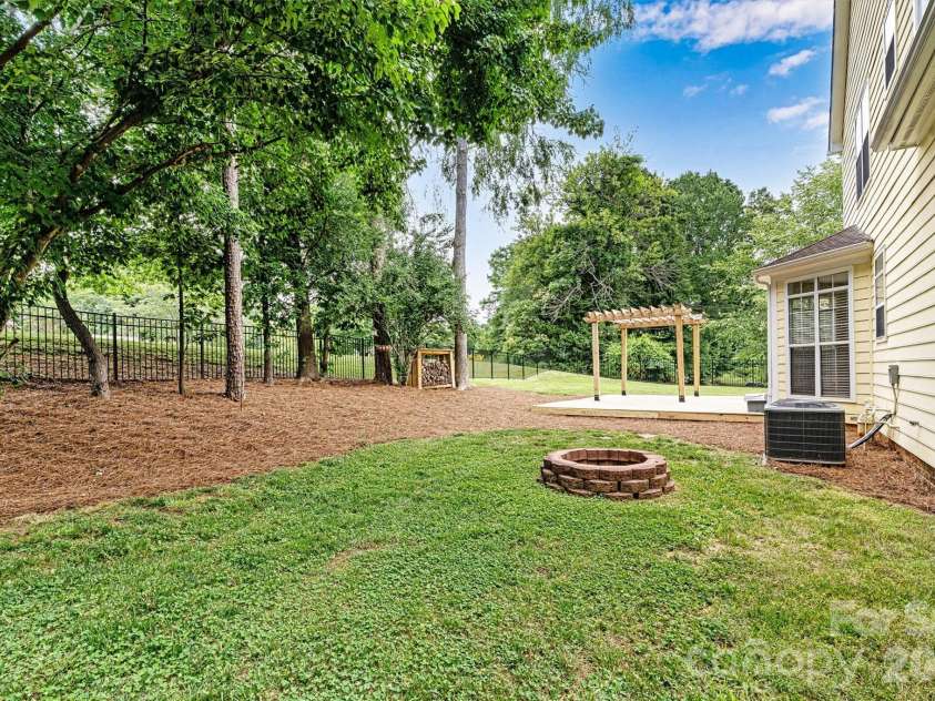 7001 Plough Drive, Mint Hill, NC 28227.  MLS# CAR4391731, YatesRealty ID 31591. 
