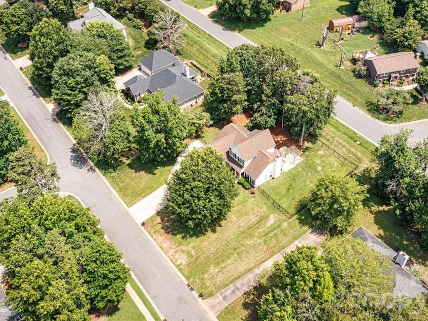 7001 Plough Drive, Mint Hill, NC 28227.  MLS# CAR4391731, YatesRealty ID 31591. 