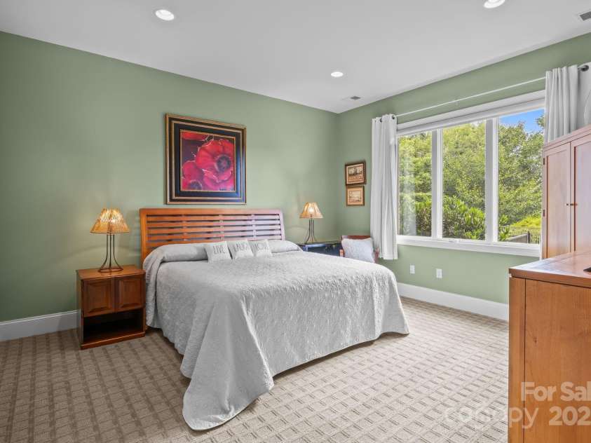 1702 Verdict Ridge Drive, Denver, NC 28037.  MLS# CAR4281792, YatesRealty ID 31592. Basement Guest bath