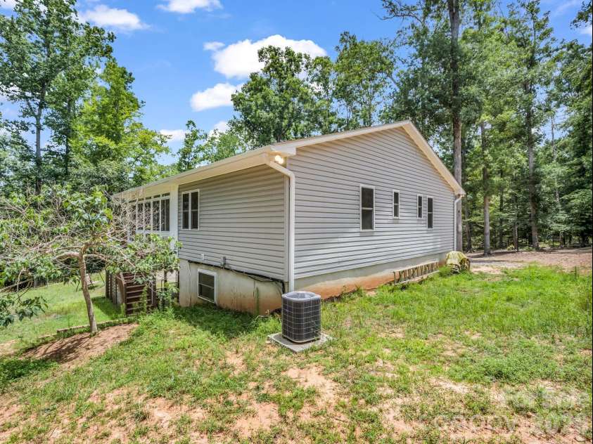 1943 Landrum Road, Columbus, NC 28722.  MLS# CAR4387149, YatesRealty ID 31592. 