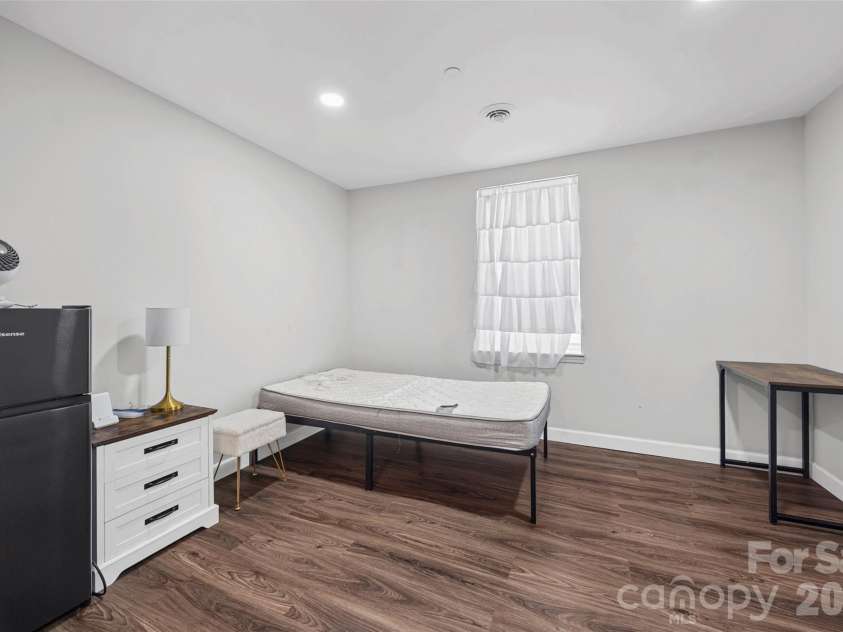 201 Main Street, Union, SC 29379.  MLS# CAR4395423, YatesRealty ID 31593. 