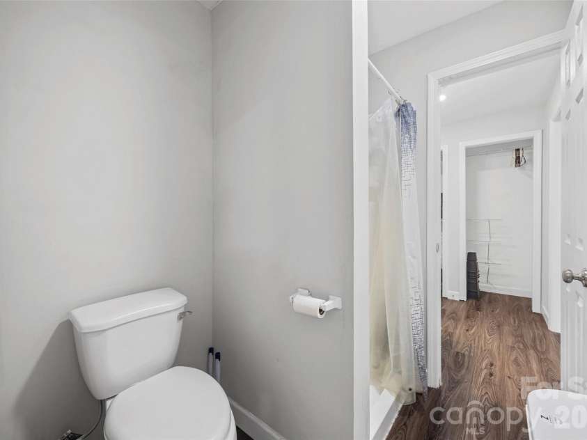 201 Main Street, Union, SC 29379.  MLS# CAR4395423, YatesRealty ID 31593. 