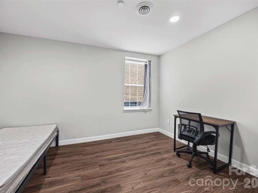 201 Main Street, Union, SC 29379.  MLS# CAR4395423, YatesRealty ID 31593. 