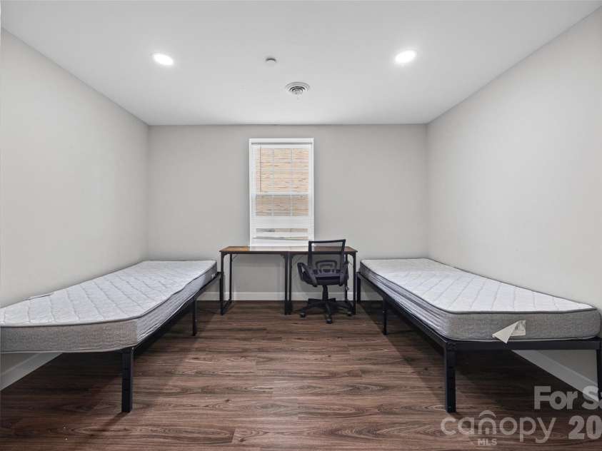 201 Main Street, Union, SC 29379.  MLS# CAR4395423, YatesRealty ID 31593. 