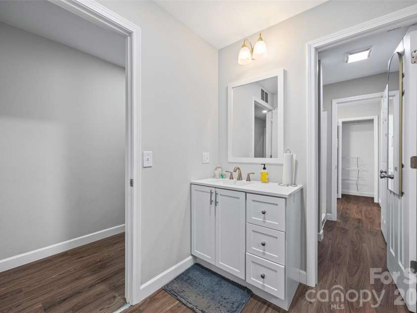 201 Main Street, Union, SC 29379.  MLS# CAR4395423, YatesRealty ID 31593. 