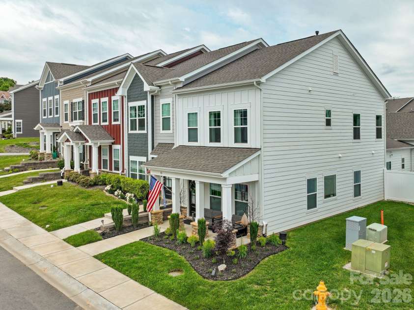 58 Walnut Springs Drive, Asheville, NC 28804.  MLS# CAR4390218, YatesRealty ID 31594. 