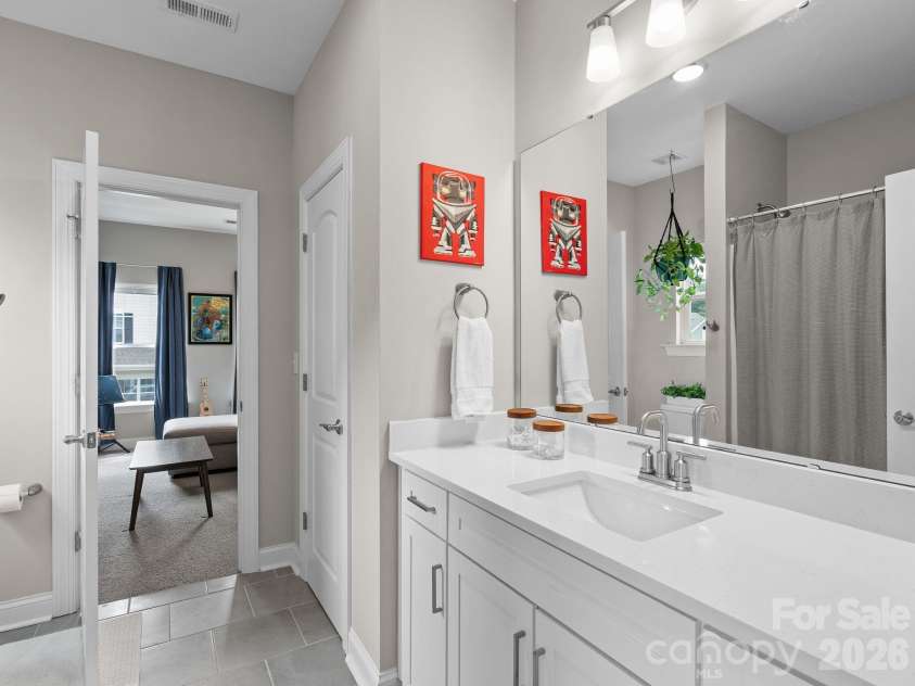 58 Walnut Springs Drive, Asheville, NC 28804.  MLS# CAR4390218, YatesRealty ID 31594. 