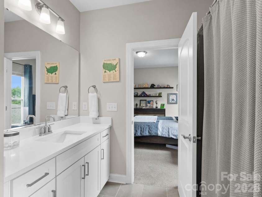 58 Walnut Springs Drive, Asheville, NC 28804.  MLS# CAR4390218, YatesRealty ID 31594. 