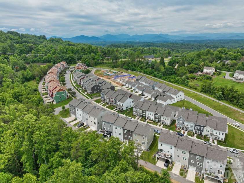 58 Walnut Springs Drive, Asheville, NC 28804.  MLS# CAR4390218, YatesRealty ID 31594. 