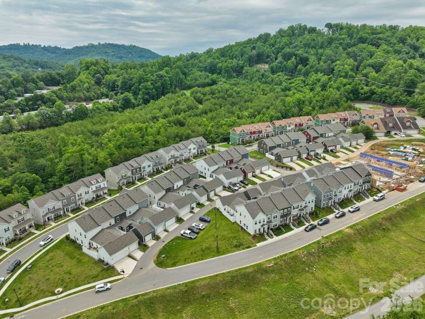 58 Walnut Springs Drive, Asheville, NC 28804.  MLS# CAR4390218, YatesRealty ID 31594. 
