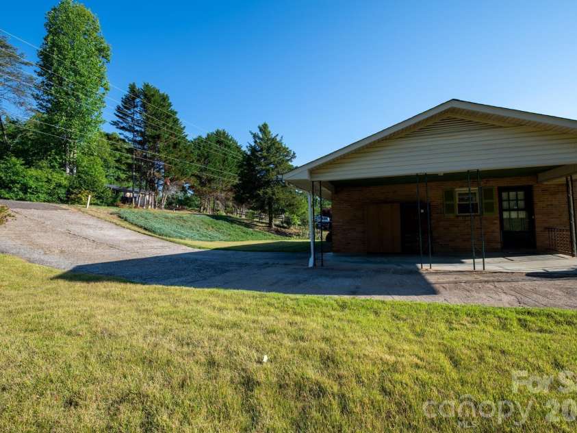 4024 Piney Road, Morganton, NC 28655.  MLS# CAR4384406, YatesRealty ID 31596. 