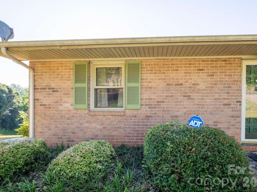 4024 Piney Road, Morganton, NC 28655.  MLS# CAR4384406, YatesRealty ID 31596. 