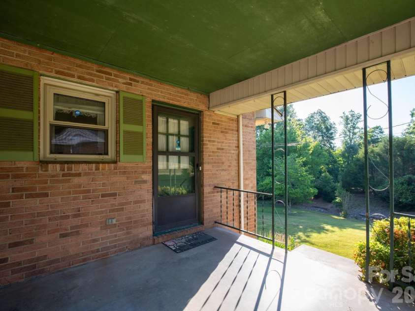 4024 Piney Road, Morganton, NC 28655.  MLS# CAR4384406, YatesRealty ID 31596. 