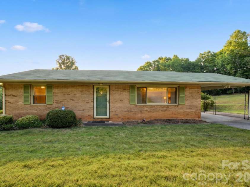 4024 Piney Road, Morganton, NC 28655.  MLS# CAR4384406, YatesRealty ID 31596. 