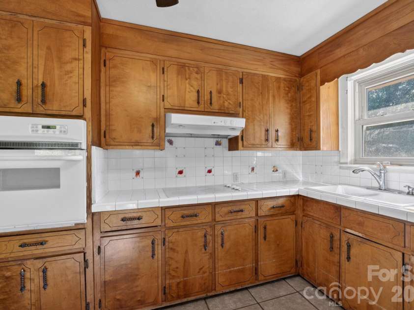 4024 Piney Road, Morganton, NC 28655.  MLS# CAR4384406, YatesRealty ID 31596. 