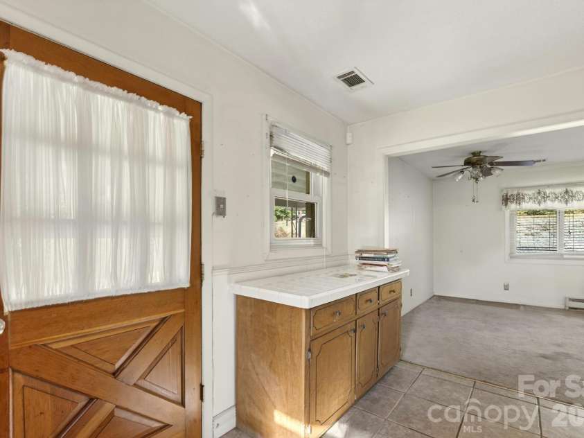 4024 Piney Road, Morganton, NC 28655.  MLS# CAR4384406, YatesRealty ID 31596. 
