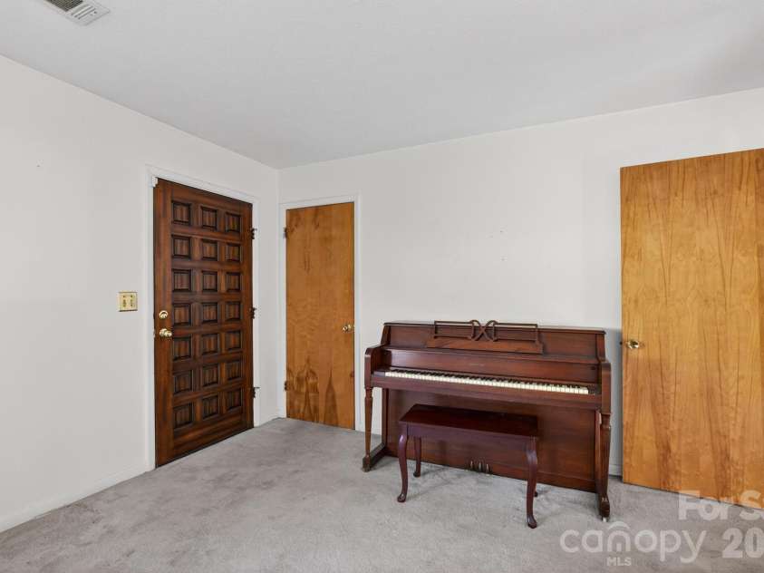 4024 Piney Road, Morganton, NC 28655.  MLS# CAR4384406, YatesRealty ID 31596. 