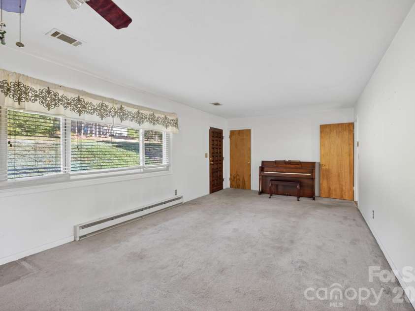 4024 Piney Road, Morganton, NC 28655.  MLS# CAR4384406, YatesRealty ID 31596. Living Room