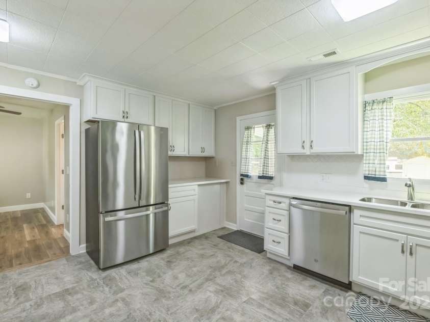 4729 Hickory Grove Road, Gastonia, NC 28056.  MLS# CAR4286209, YatesRealty ID 31596. 