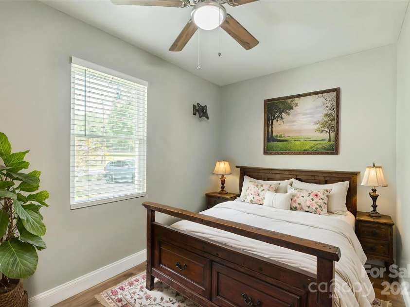 4729 Hickory Grove Road, Gastonia, NC 28056.  MLS# CAR4286209, YatesRealty ID 31596. 