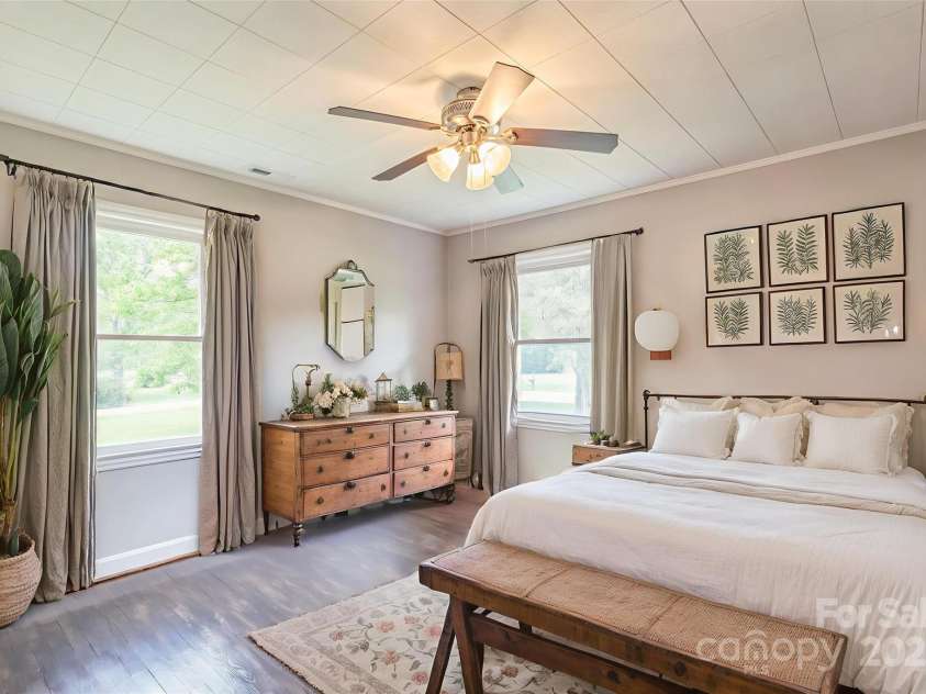4729 Hickory Grove Road, Gastonia, NC 28056.  MLS# CAR4286209, YatesRealty ID 31596. 