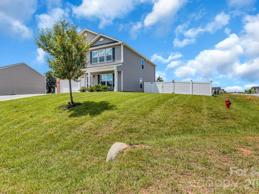 272 Daniel Drive, Lexington, NC 27295.  MLS# CAR4393351, YatesRealty ID 31598. 