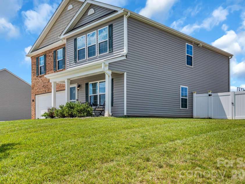 272 Daniel Drive, Lexington, NC 27295.  MLS# CAR4393351, YatesRealty ID 31598. 