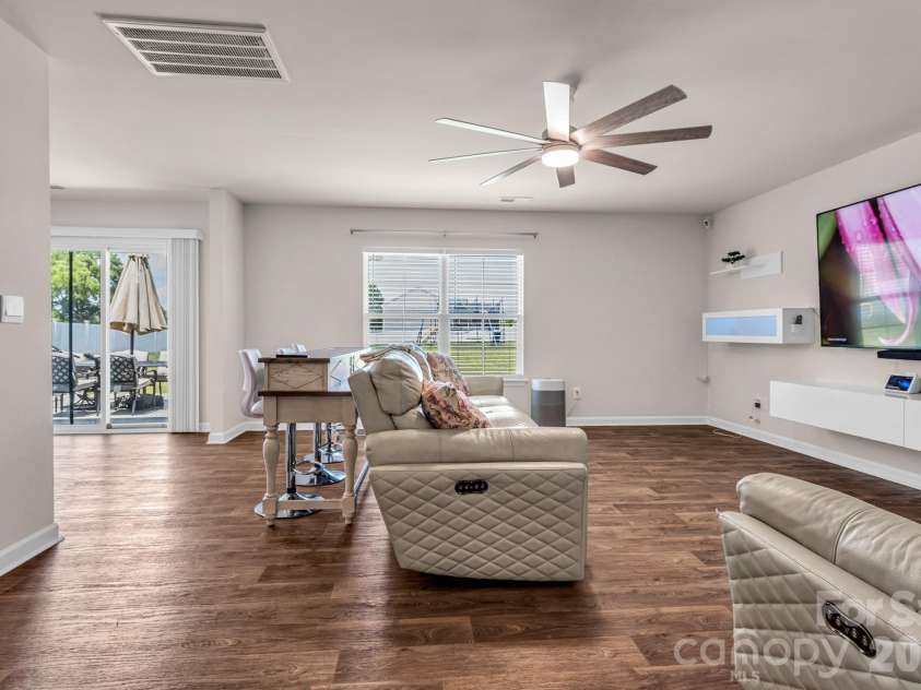 272 Daniel Drive, Lexington, NC 27295.  MLS# CAR4393351, YatesRealty ID 31598. 
