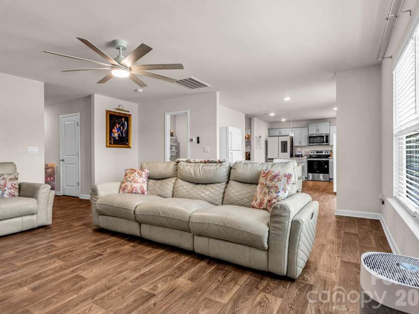 272 Daniel Drive, Lexington, NC 27295.  MLS# CAR4393351, YatesRealty ID 31598. 