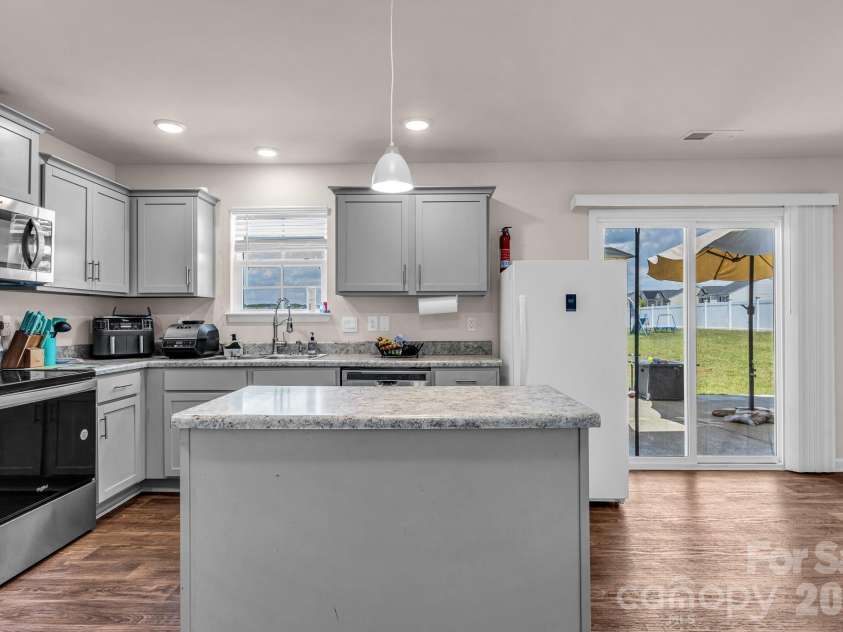 272 Daniel Drive, Lexington, NC 27295.  MLS# CAR4393351, YatesRealty ID 31598. 