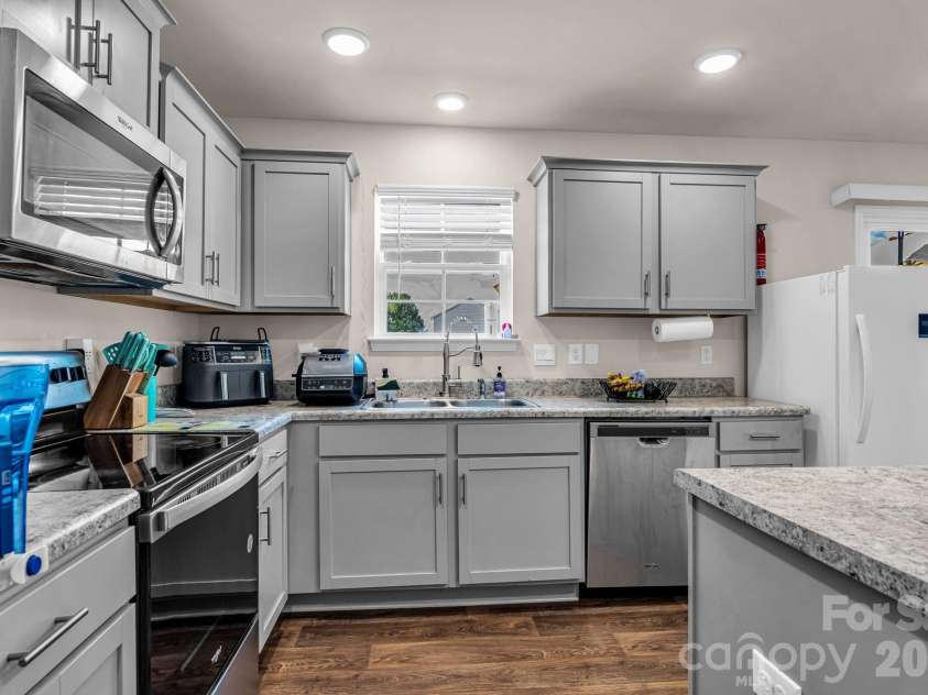 272 Daniel Drive, Lexington, NC 27295.  MLS# CAR4393351, YatesRealty ID 31598. 