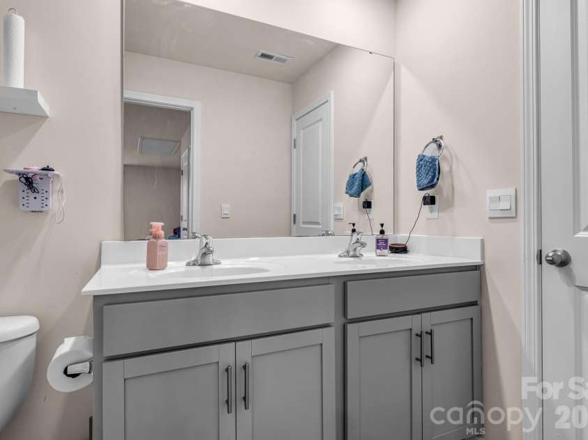 272 Daniel Drive, Lexington, NC 27295.  MLS# CAR4393351, YatesRealty ID 31598. 