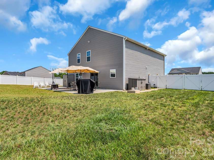 272 Daniel Drive, Lexington, NC 27295.  MLS# CAR4393351, YatesRealty ID 31598. 