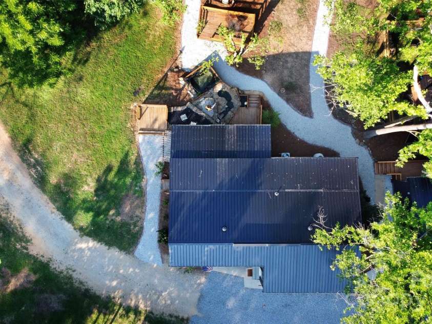 43 Polly Spout Road, Marion, NC 28752.  MLS# CAR4303050, YatesRealty ID 31599. 