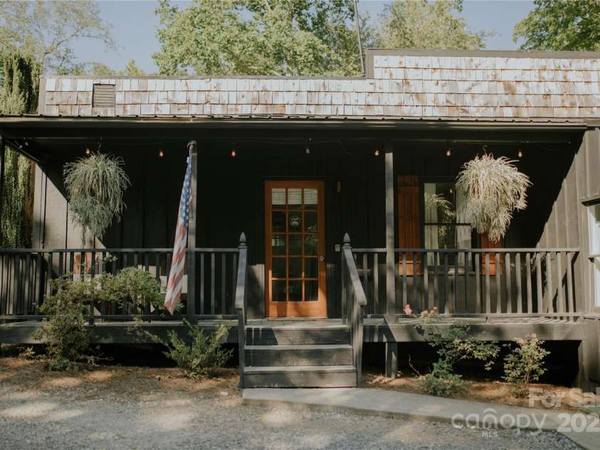 43 Polly Spout Road, Marion, NC 28752.  MLS# CAR4303050, YatesRealty ID 31599. Units #3,4,5Cottage- Full Kitchen, en suite bathroomBower - en suite bathroomTerrace - Kitchenette, en suite Bathroom