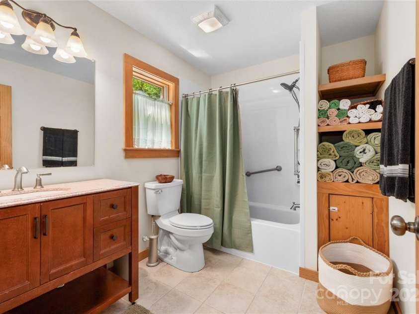 2316 NC 63 Highway, Hot Springs, NC 28743.  MLS# CAR4278288, YatesRealty ID 3160. Spacious Ensuite Bathroom