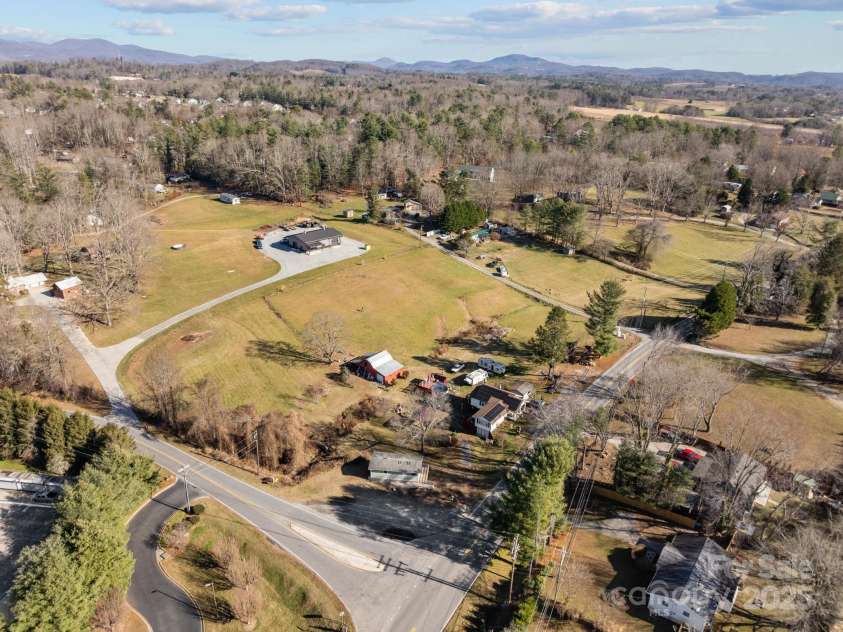 701 Dana Road, Hendersonville, NC 28792.  MLS# CAR4333517, YatesRealty ID 3160. 