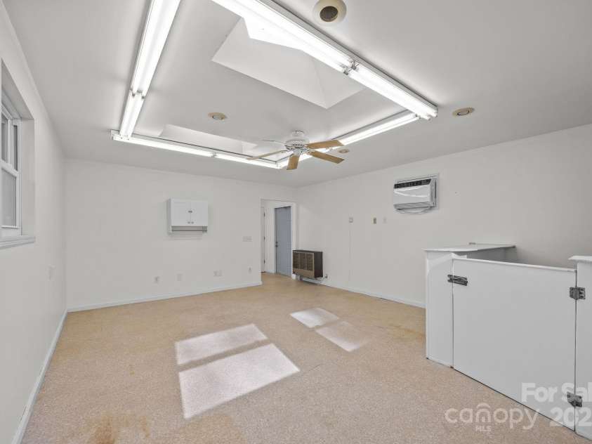 701 Dana Road, Hendersonville, NC 28792.  MLS# CAR4333517, YatesRealty ID 3160. 