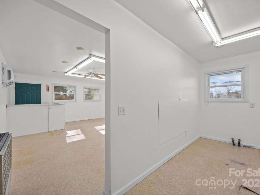 701 Dana Road, Hendersonville, NC 28792.  MLS# CAR4333517, YatesRealty ID 3160. 