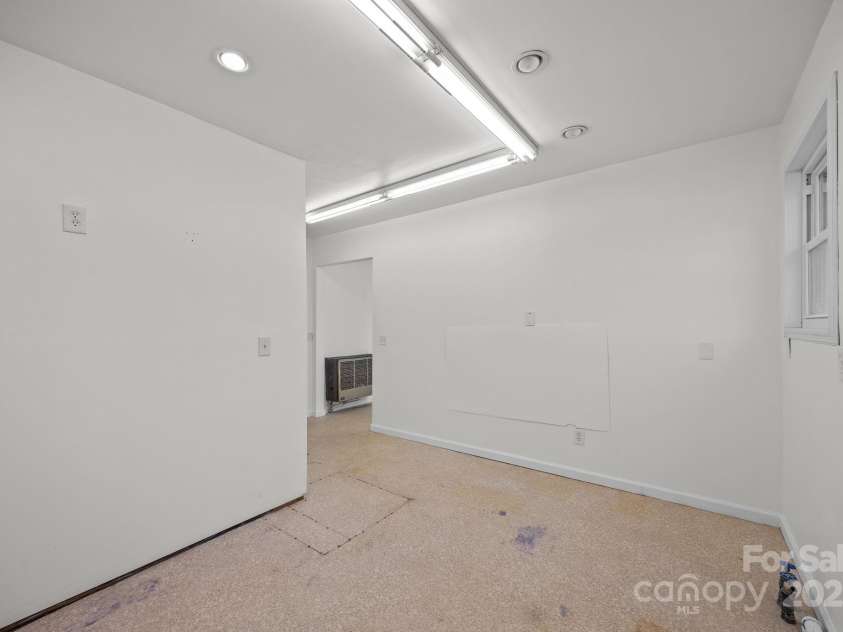 701 Dana Road, Hendersonville, NC 28792.  MLS# CAR4333517, YatesRealty ID 3160. 