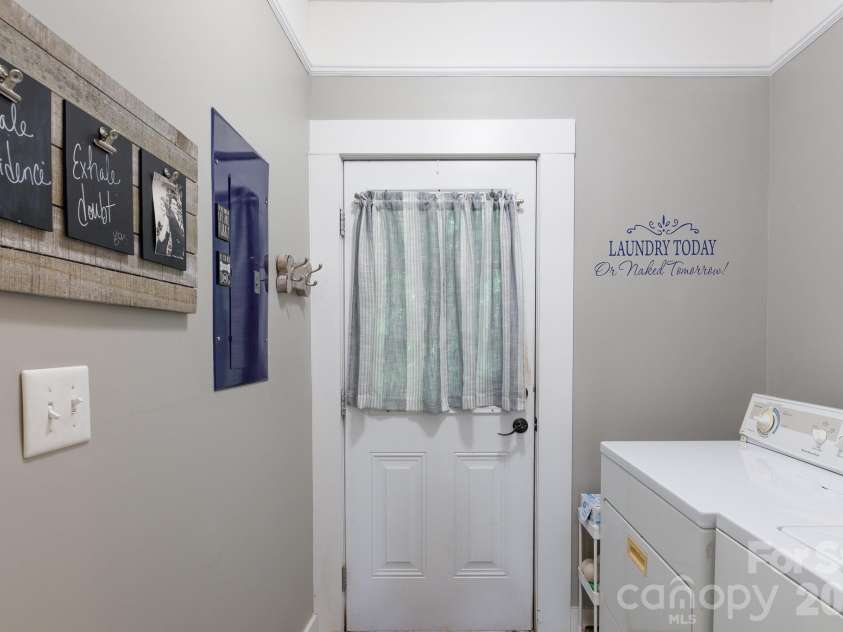 648 Izard Street, Rock Hill, SC 29730.  MLS# CAR4373448, YatesRealty ID 31600. 
