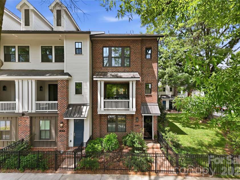 3060 Selwyn Avenue, Charlotte, NC 28209.  MLS# CAR4375159, YatesRealty ID 31601. 