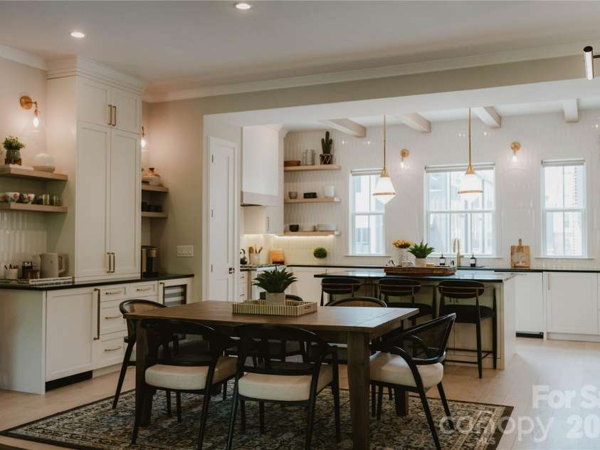 3060 Selwyn Avenue, Charlotte, NC 28209.  MLS# CAR4375159, YatesRealty ID 31601. 