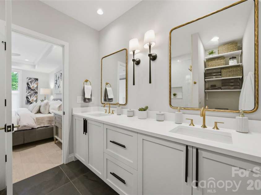 3060 Selwyn Avenue, Charlotte, NC 28209.  MLS# CAR4375159, YatesRealty ID 31601. 
