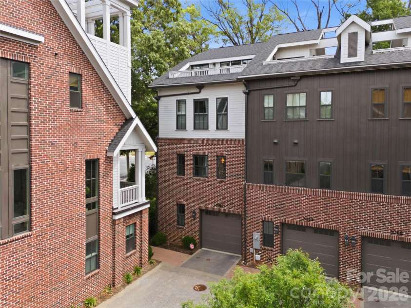 3060 Selwyn Avenue, Charlotte, NC 28209.  MLS# CAR4375159, YatesRealty ID 31601. 