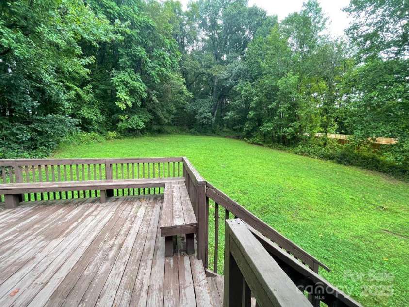 5679 Styers Ferry Road, Clemmons, NC 27012.  MLS# CAR4287916, YatesRealty ID 31601. 