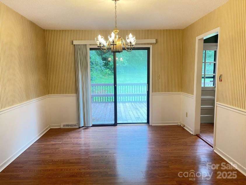5679 Styers Ferry Road, Clemmons, NC 27012.  MLS# CAR4287916, YatesRealty ID 31601. 